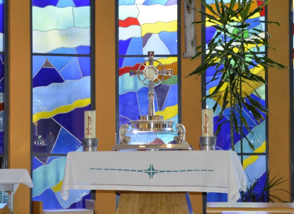 APÚNTATE A LOS TURNOS DE ADORACIÓN EUCARÍSTICA DE LOS JUEVES